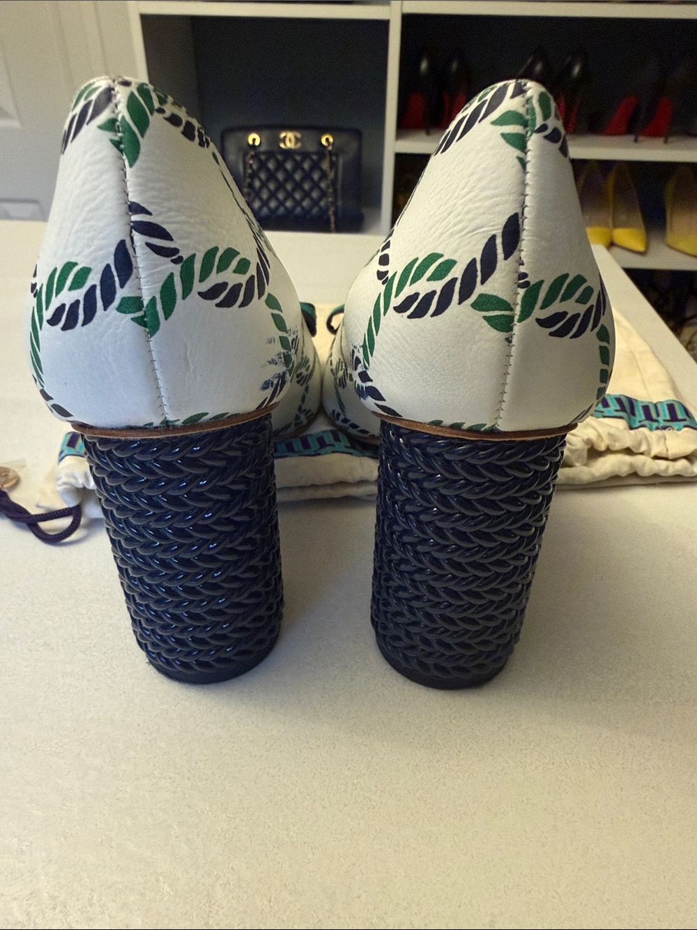 Tory Burch Maritime Nautical Rope-Print Pumps with Green & Black Bow Accent - Picture 3 of 10